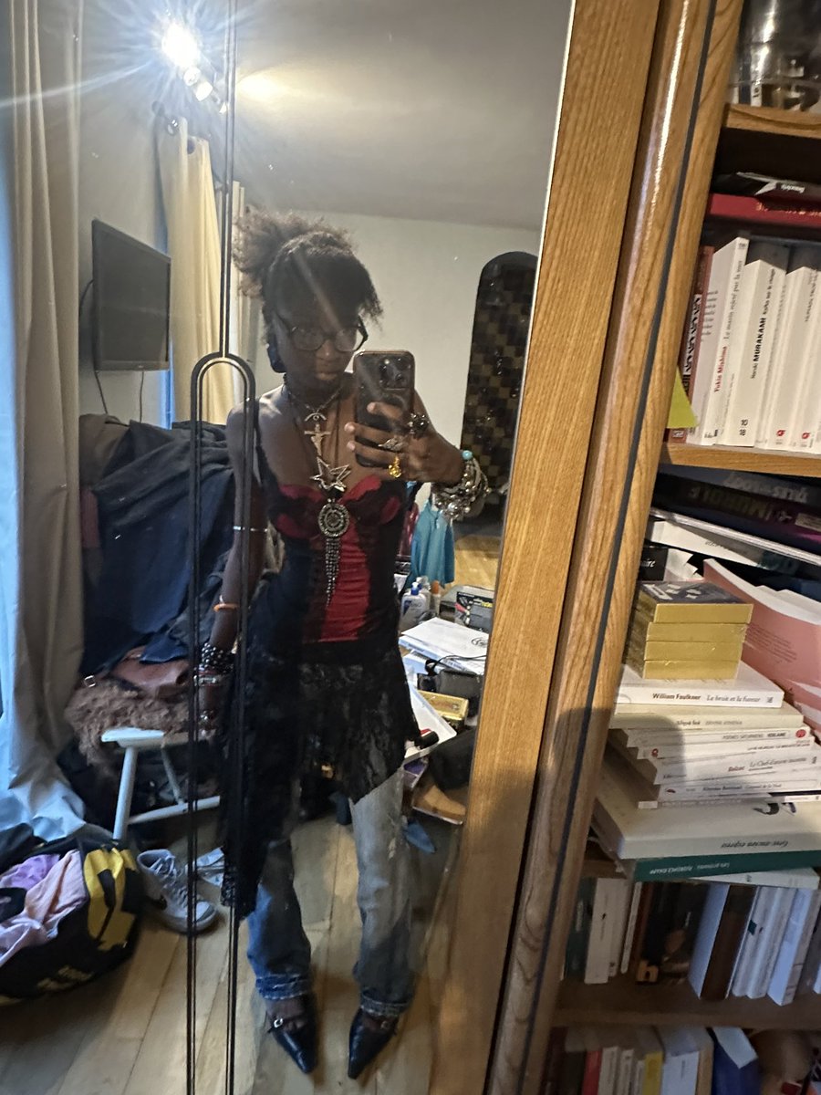 emmaffable's tweet photo. Cc la maximalist final boss est de sortie applaudissez svp 😘😘😘😘😘 https://t.co/q0mtP7YtKZ