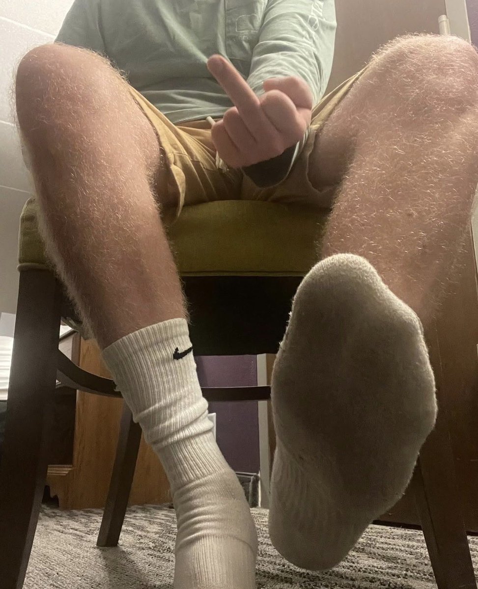 sockbro08's tweet photo. #FirstPost #Socks #feetfetısh #footworship https://t.co/E1kKvArYkV