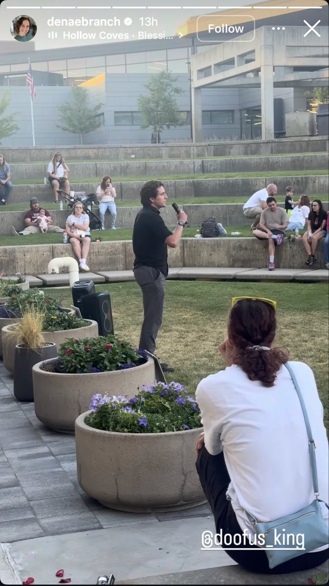 SoImpossumable's tweet photo. Lol okay. I’m sure this was because he was being threatened &amp; not because the “vigil” seemed
to be planned super last minute by fedsloppers to garner sympathy and so he probably never actually planned to come. https://t.co/g4H4ptrNHm