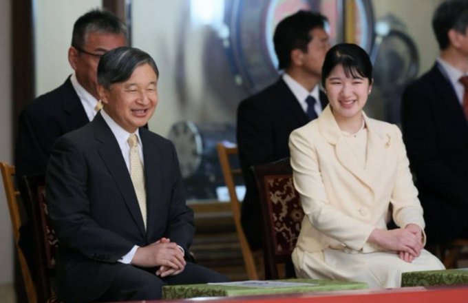sACCnDD1nx18480's tweet photo. 敬宮愛子さまは立派な女性天皇になられると思います。お父様譲りのね。
将来、教科書に載るよ

#天皇の子が天皇に https://t.co/QHr9RU7Sz4