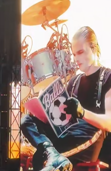gwayupdates's tweet photo. Balls :) https://t.co/J1cBeCyhm7