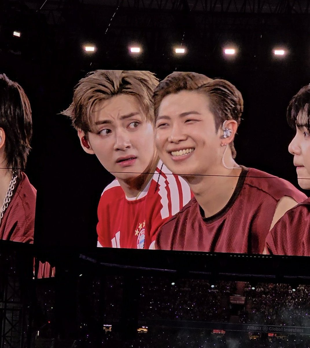 bts 落下物 テヒョン what did he see 😭