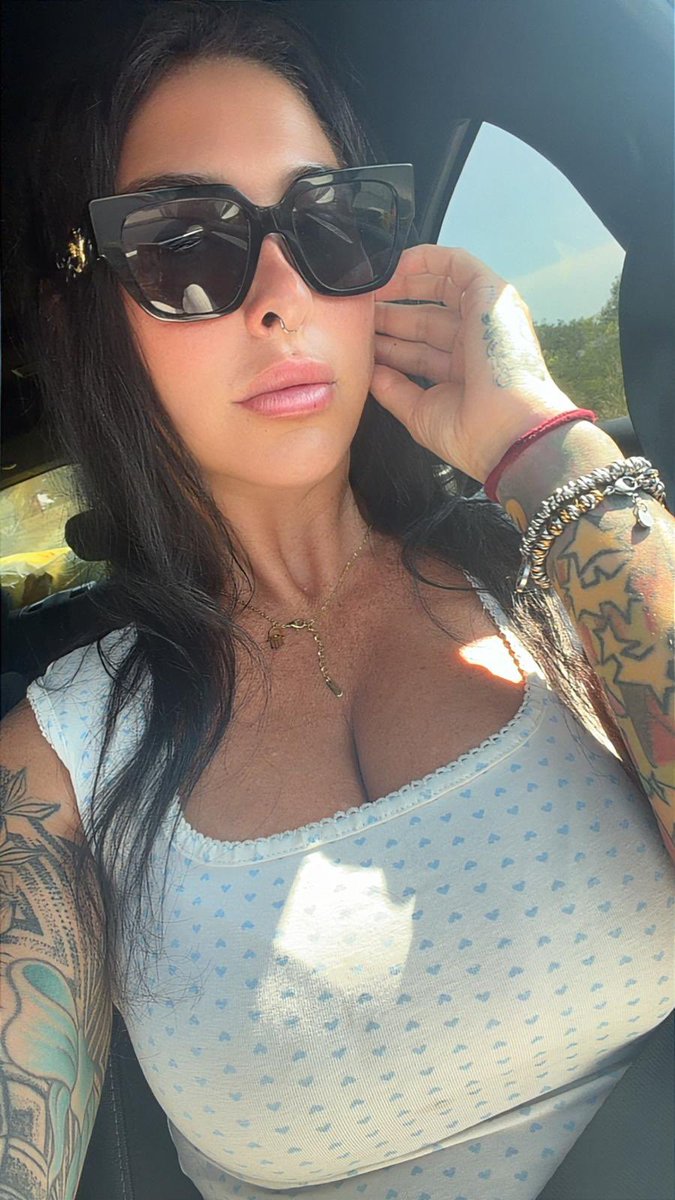 vanessalay__'s tweet photo. https://t.co/xFJrcB9rOK
