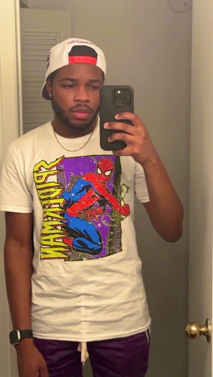 Tae2xTimes's tweet photo. #spiderman https://t.co/pwerQqGV6i
