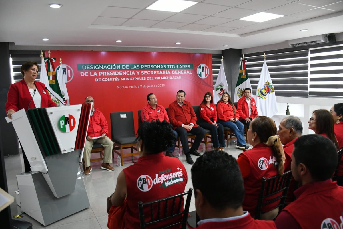 CDEPRIMICH's tweet photo. El presidente @MemoValenciaR realizó la toma de protesta a las personas titulares de la presidencia y la secretaría general de 41 Comités Municipales en #Michoacán.
@RocioLuquin @SriaGralPRIMich @Cuquis_Camarena @ale_anbec @JoseLuisGarza8a @isrraelabraham @Adan_sanchezLop https://t.co/TEpEywsufA