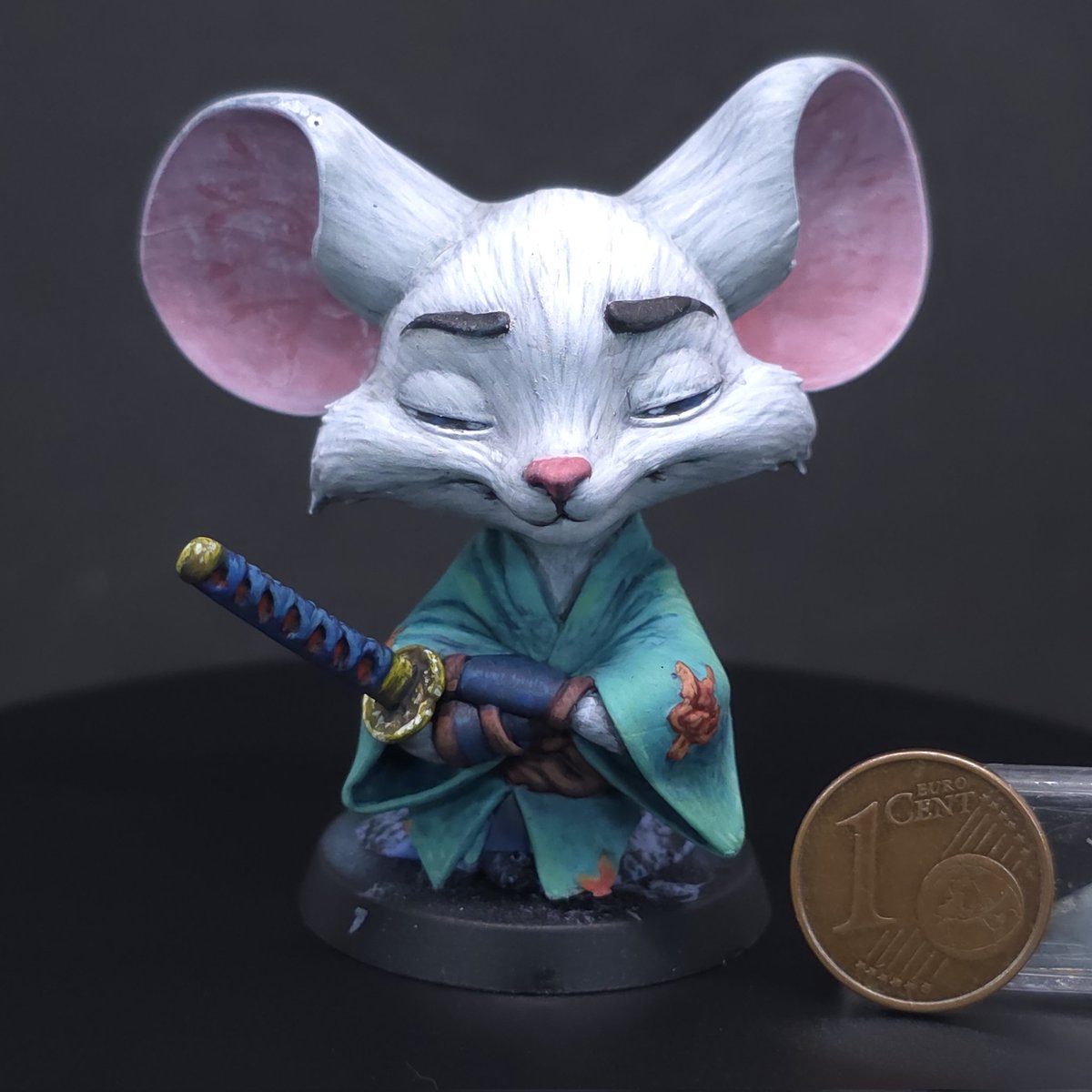 Farbencio's tweet photo. Una tarde de probar algo diferente, de mano de #nsminiaturescompany este adorable samurai, 5h de relax y diversión. @DaeWrynn tiene nueva mascota jajajja https://t.co/vvVPJx1ezo