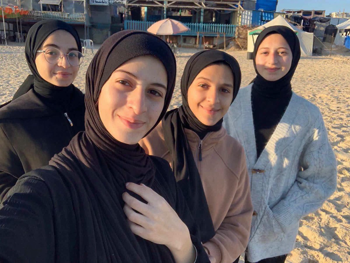 mohammedhaniya's tweet photo. إسرائيل قتلتهم جميعا

بنات قائد لواء رفح في كتائب القسام أبو أنس شبانة.

كل العائلة أُبيدت.. وفقدت كل ما تملك https://t.co/pdvi74AcGW