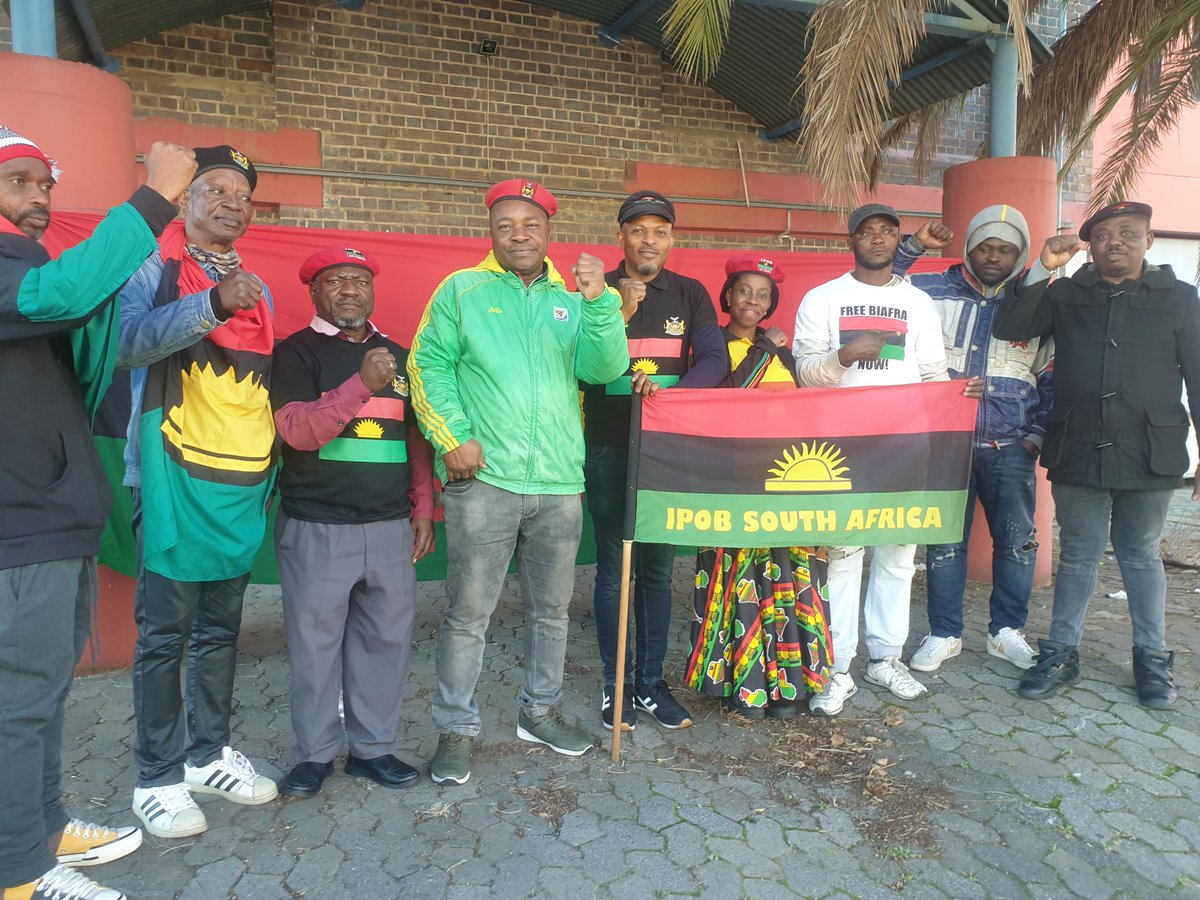KachiOnyedi's tweet photo. You can finish the money they paid you to sabotage the Biafran struggle and our Supreme mazi Nnamdi, but you can not finish freedom #FreeMaziNnamdiKan #FreeBiafra #referendum #endnigeriatosavelives https://t.co/ezRATuLkFh