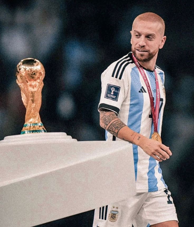 AdriRM33's tweet photo. 🚨 Papu Gómez dio positivo en dopping solo un mes antes de la Copa Mundial de 2022.

FIFA trabajó con la Asociación de Fútbol Argentino para mantenerlo en secreto mientras Argentina siguiera en el Mundial.

No se hizo público hasta el 2023.

Si esto es cierto, es una vergüenza. https://t.co/ukkUuWR9kt