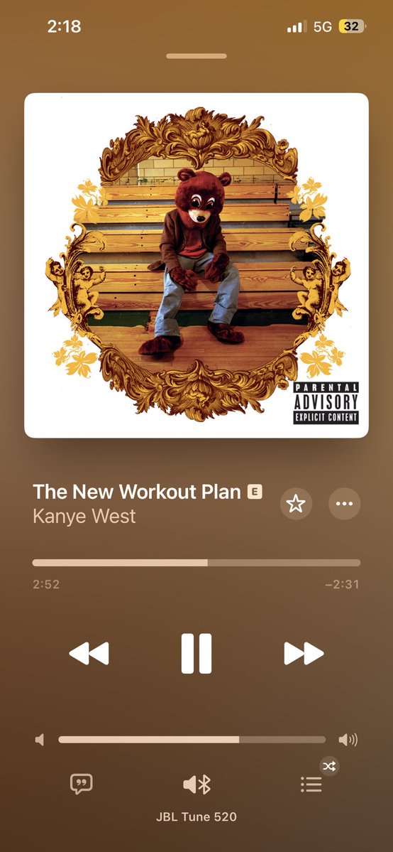 countingstvrs's tweet photo. Gracias Kanye por la mejor canción para el gym. Por ti le echo ganas. https://t.co/PLytOTQkQA