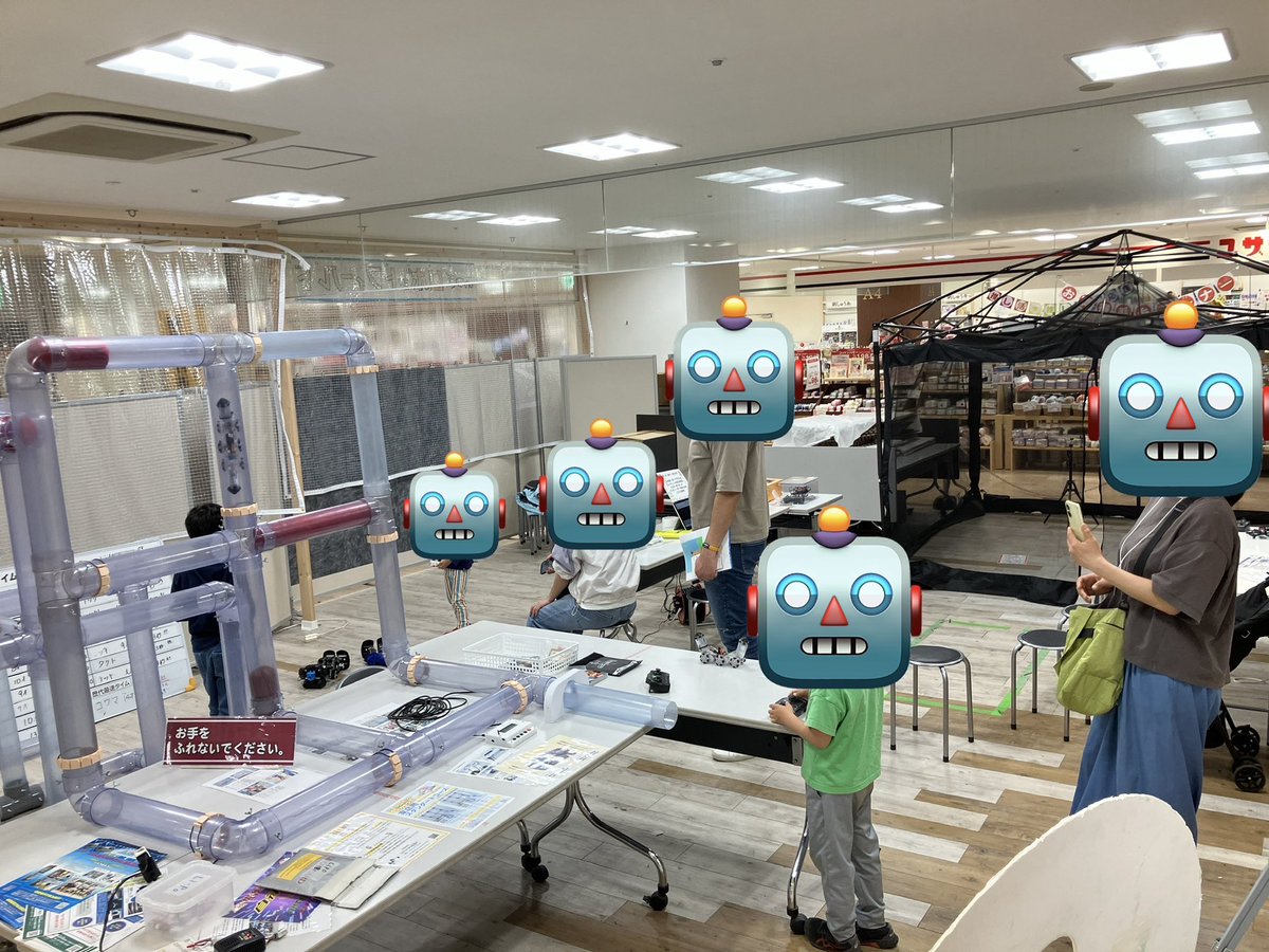 robotyuenchi's tweet photo. 先端技術を楽しく体験‼️
GW大好評だったワークショップ💫
夏休み🌻も長期開催で調整中♪
あつぎロボット🤖ゆうえんち❗️
#アミューあつぎ
#いつでもロボに会える街
#ロボットゆうえんち
#ロボットイベント
#ロボット体験操縦
#ドローン体験操縦 https://t.co/hzL9p4I70e