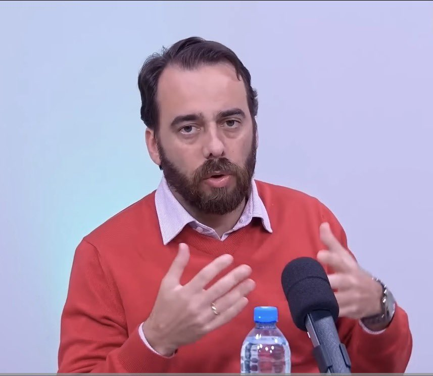 LucasCollar's tweet photo. 🚨 Candidatura de consenso está cada vez mais distante no Inter. Roberto Melo (MIG), José Amarante (Sou Inter) e Leonardo Aquino (Sangue Colorado) devem  lançar candidautra em breve. Gestão ainda não decidiu se colocará candidato no pleito. https://t.co/4XbawpZzRo