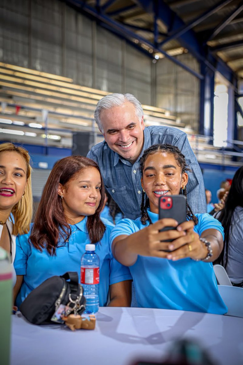 EducacionRDo tweet picture
