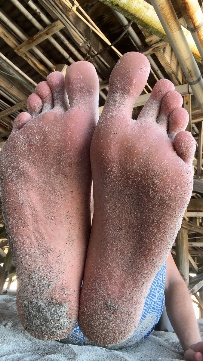 MrSize18Feet's tweet photo. enjoying a nice sunny day at the beach featuring those sandy dawgs🦶🤭 https://t.co/6AzL5iYoQQ