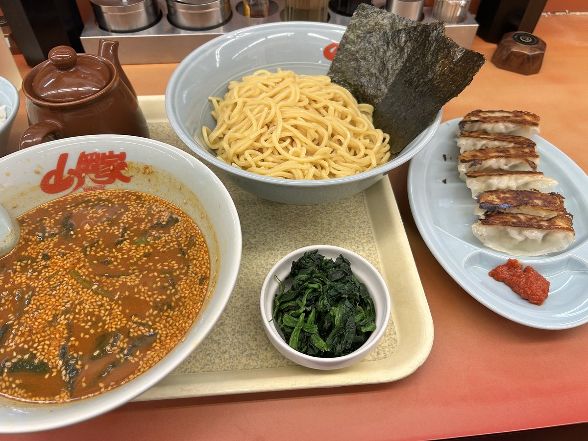 masabb88's tweet photo. 山岡家
辛味噌つけ麺　CPほうれん草
餃子 https://t.co/lInGusTZNT