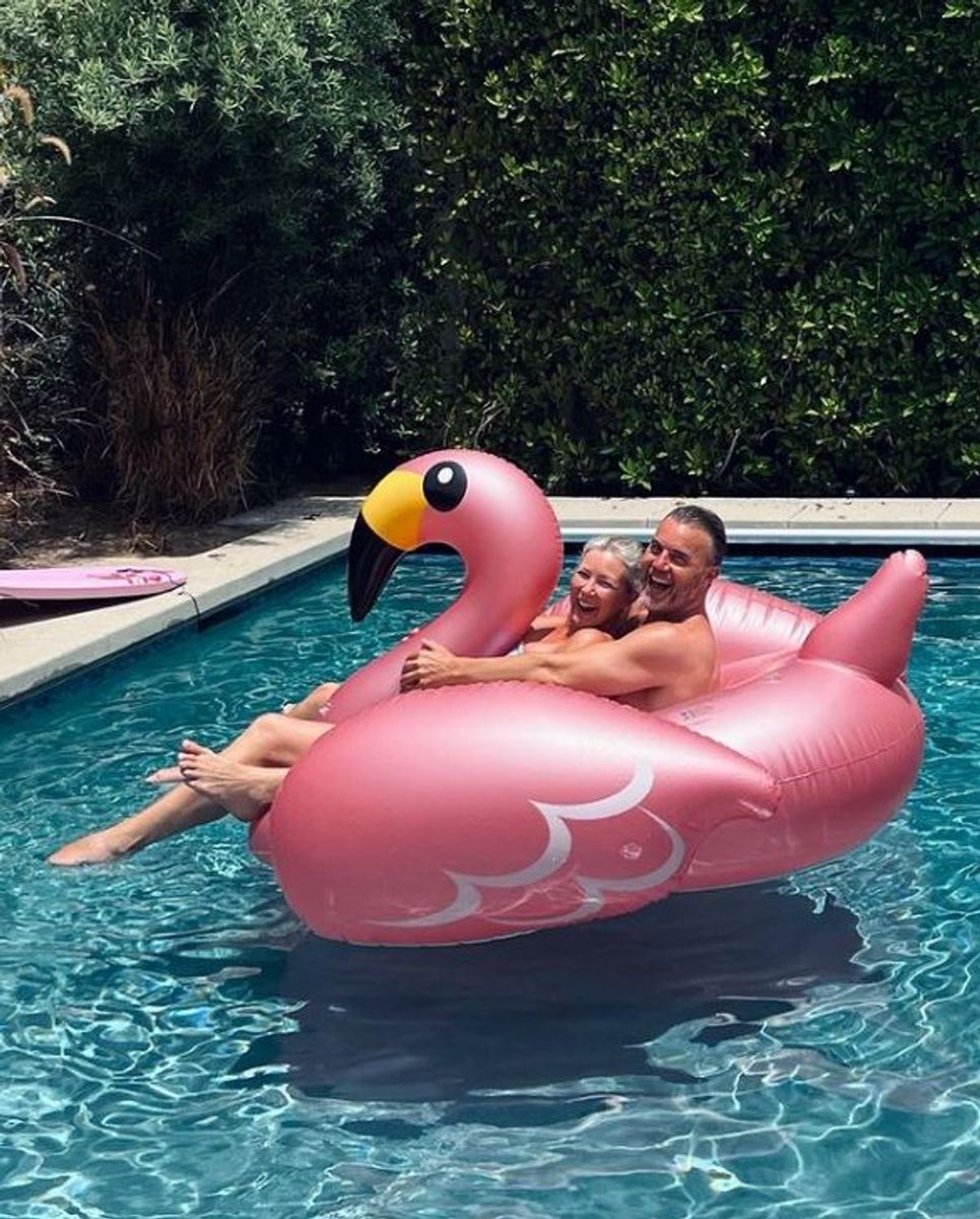 Garyismyhero's tweet photo. @TakeThatFanBase @OfficialMarkO @takethat #NationalSwimmingpoolDay & #InternationalSkinnydipDay #โฅ๏ธ #throwback #MrsB #lookatus #๐ #flashback #๐โโ๏ธ
Well @GaryBarlow.. this is your chance! #๐๐
https://t.co/RUSS6qCXoI / https://t.co/WJYpEIkGL2 https://t.co/oprHd612bl