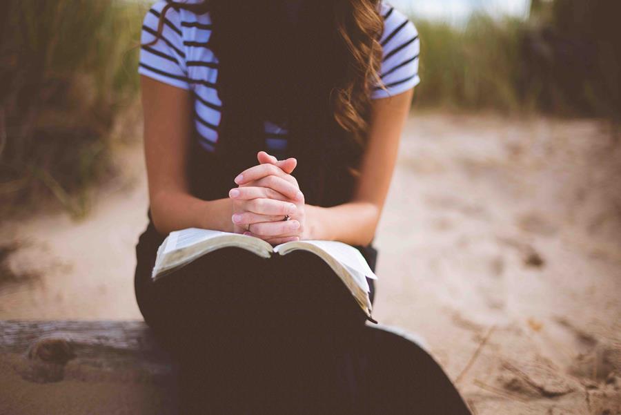 PrimeTimeWGod's tweet photo. God Answers Prayer 

Read and give Bibles and books​ that encourage your family and friends to pray and to trust God...

CLICK...  https://t.co/VsXsz0idAO https://t.co/wzb9WYiUlM