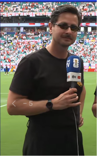 Estrumentilson's tweet photo. Incrivel como esse bigode de escovar pinto me causa raiva lá da puta que pariu https://t.co/kAIwjNoaWd
