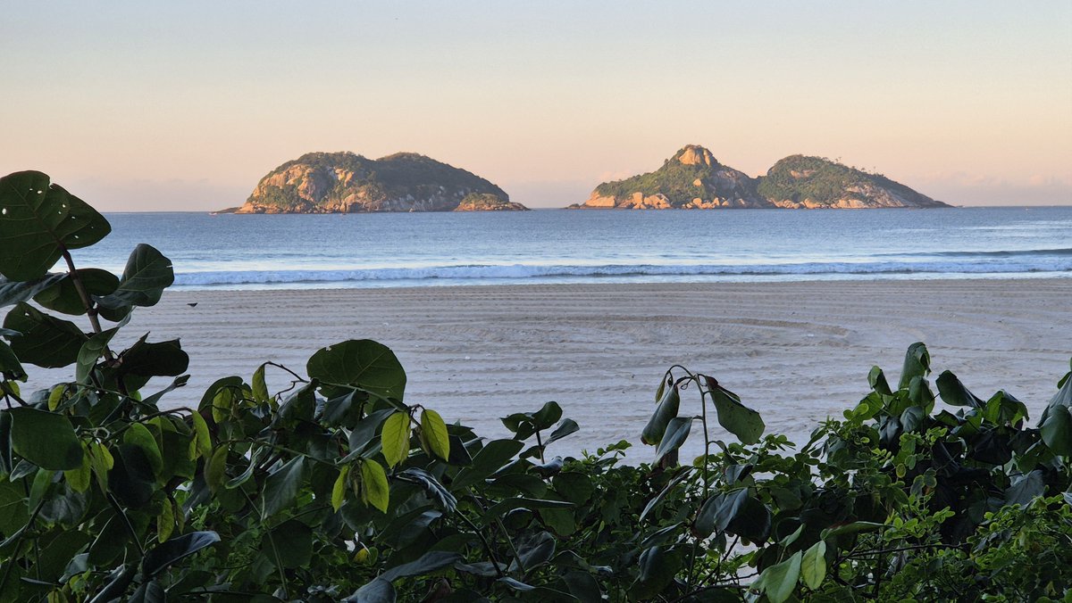 CoriesCrafts's tweet photo. In June, I visited the wonderful country of Brazil!  In celebration of Brazil and it's wonderful people, here's some trip pics and Corie's Crafts in the Brazilian colors of green, blue, and yellow.
#coriescrafts #handmadejewelry #brazilvacation #bluejewelry #inspiredbybrazil https://t.co/FymwkgxthA