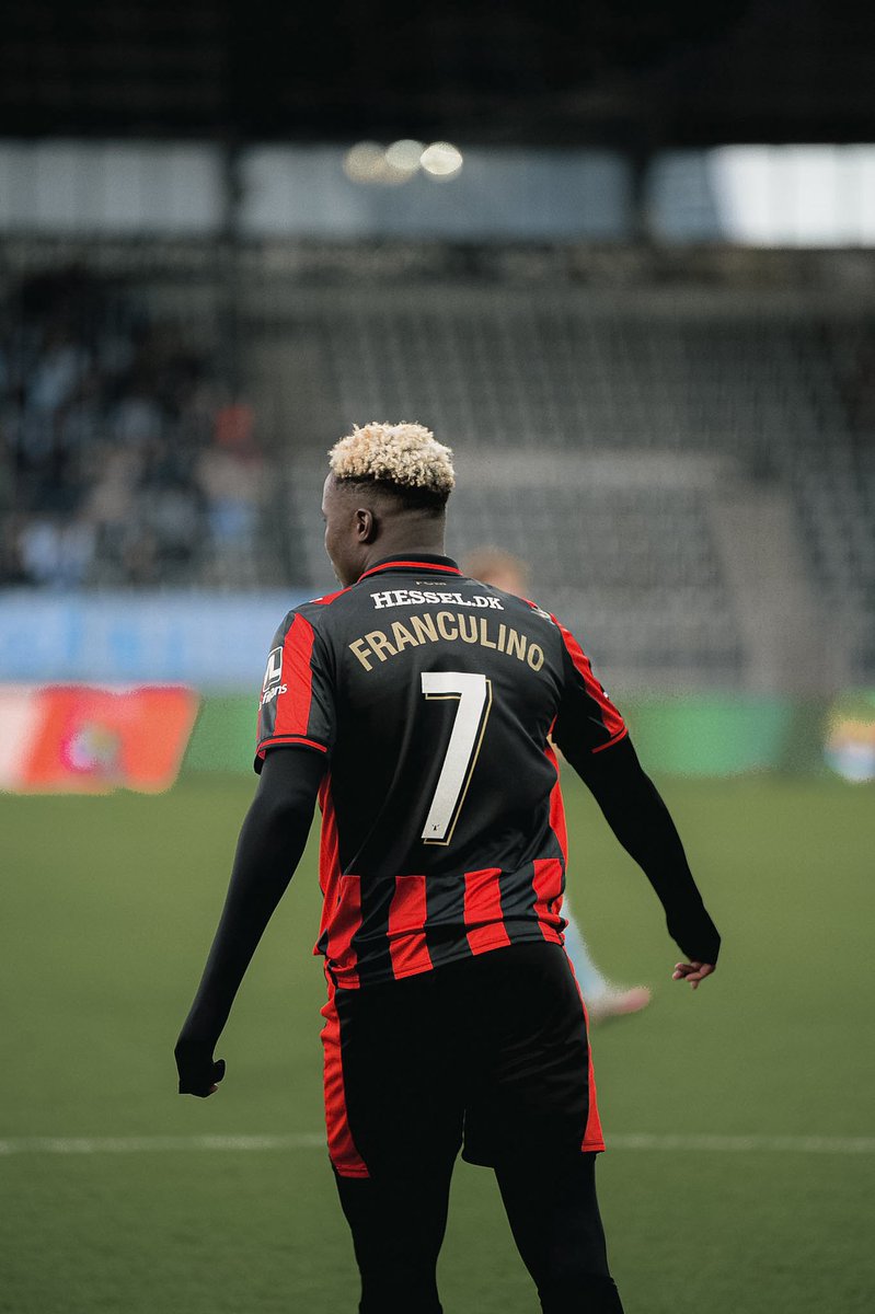 nexygs9's tweet photo. 10/04/2026

Franculino Djú, sakatlığını atlattı ve fiziksel olarak hazır durumda.

Yaz transfer döneminde
Midtjylland'dan %100 ayrılacak. Kendisiyle Avrupa'nın önemli kulüpleri ilgileniyor.

[@MatteMoretto] https://t.co/9w0uv4dPaJ
