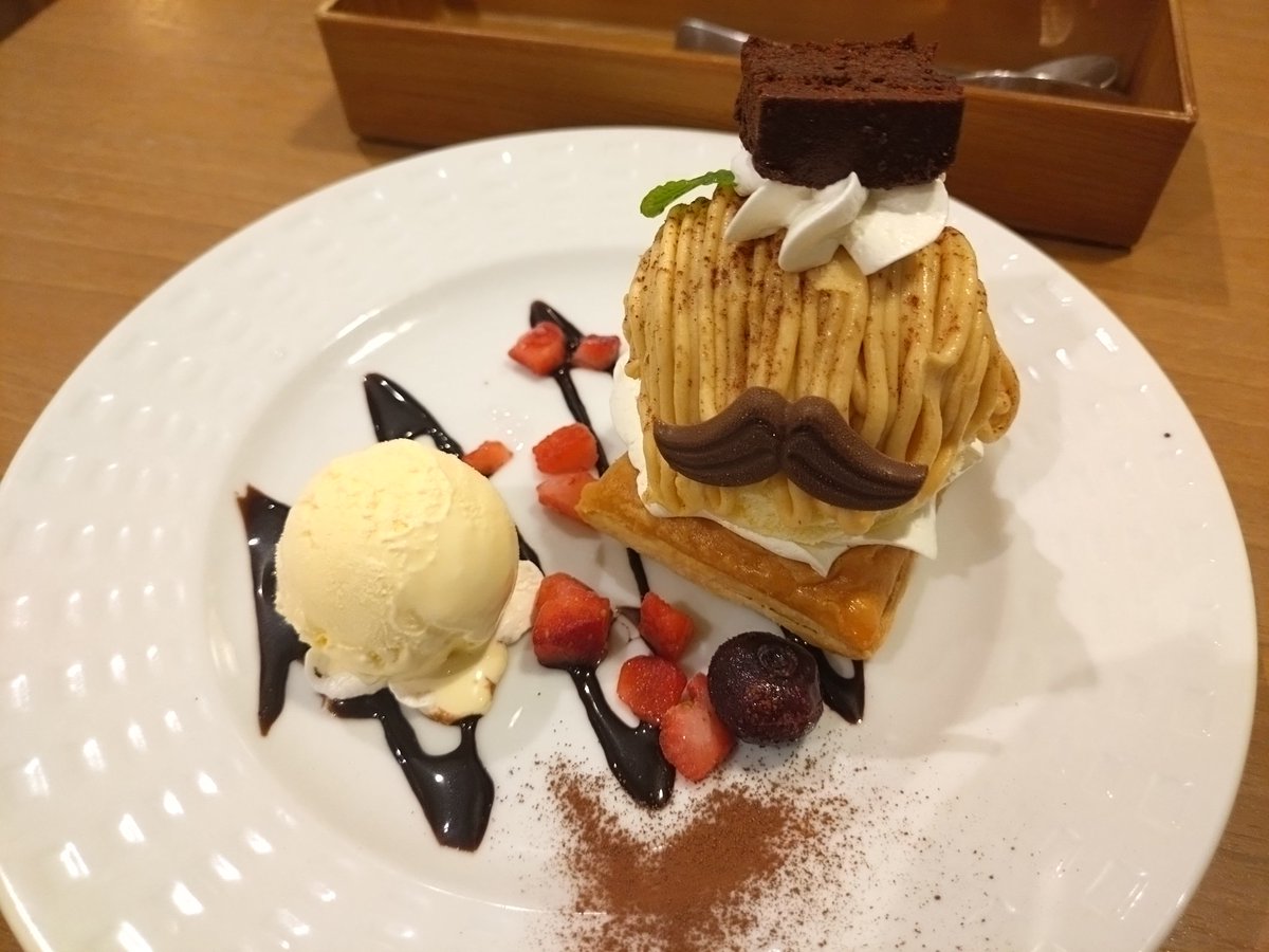 gaia8106's tweet photo. 6月の生存確認忘れてましたわよ https://t.co/zf1O18DTGX