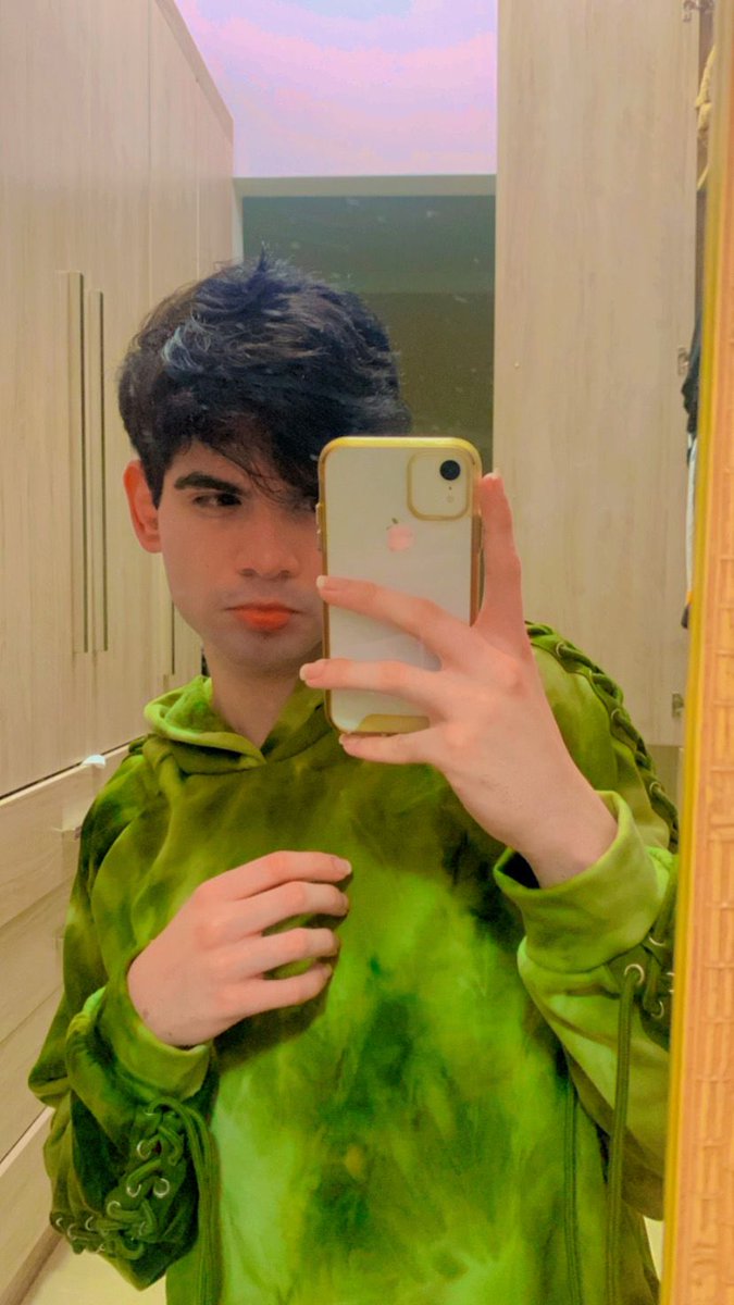 _darkbih_'s tweet photo. Verde fica bem em mim 🥰🌱 https://t.co/o7ZfCvBsAD