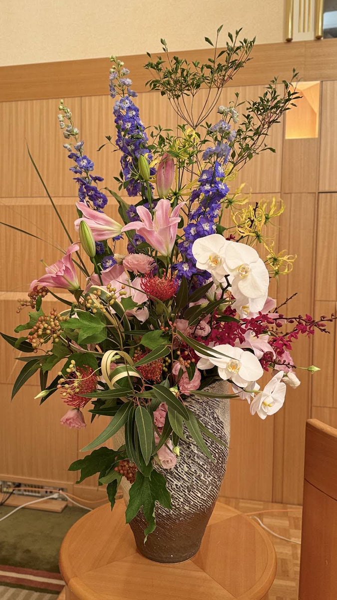 kazuhito_1111's tweet photo. 【神人 今日の一言2026.7.12】
〜問われ続ける洞察力〜

見た目
名前
肩書き
噂
第一印象
言動
行動
･･････

あなたは相手がどのような人物なのか？
どこまで見極められますか？
人間性を 真偽を 正しく理解できますか？

あなたの心に映し出された姿が
もしもあなたの心の映しだとしたら？

洞察力とは
その時の己の心の有り様をも含め
常に問われるものなのです

あなたの洞察力は
本当に正しいでしょうか？

みなみなうれしうれしたのしたのし
かわるかわるありがたいありがたい
あいをいただきさしあげひろがる◎
神人 拝

神人-kamihito-公式YouTubeチャンネルよりシェア
https://t.co/tUJwWXT1b0
