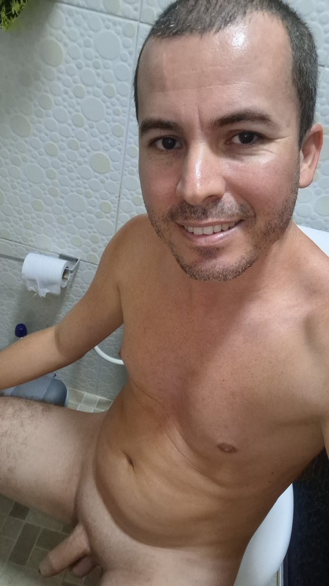 moysilva1990's tweet photo. Me chupa e engole meu leite todo? https://t.co/FfCSrBlrV1