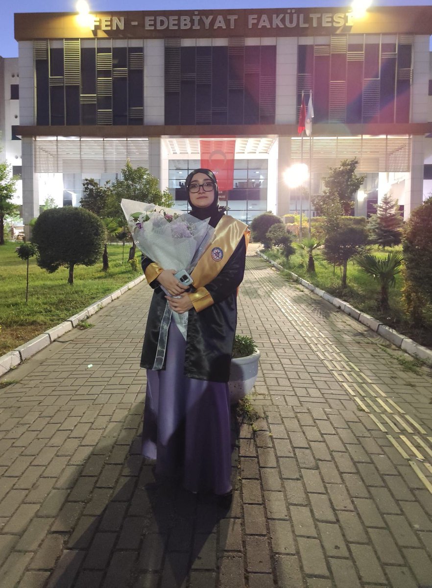 owl_zey's tweet photo. Dört yıl böylece bitti https://t.co/T8KiLCoO0e