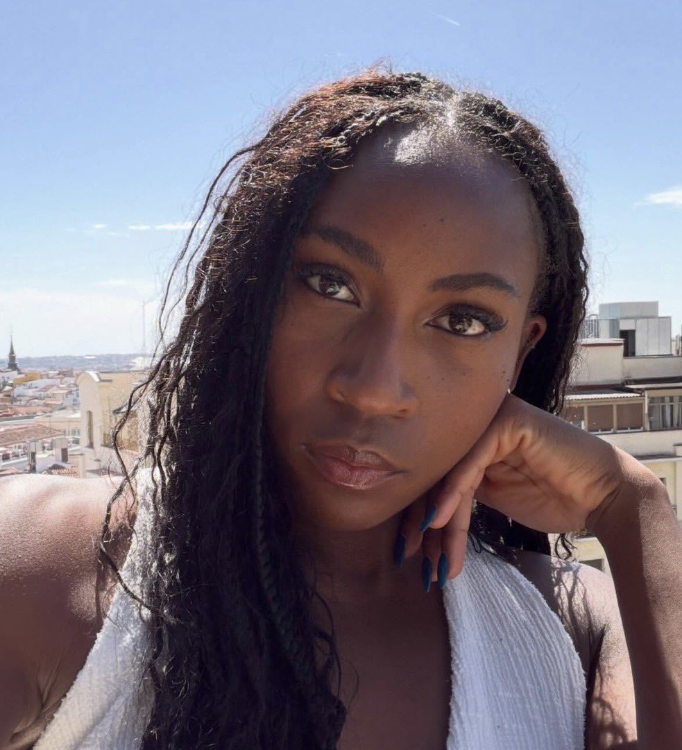 coco is so pretty and cool 🫶🏾 i love her photo dumps