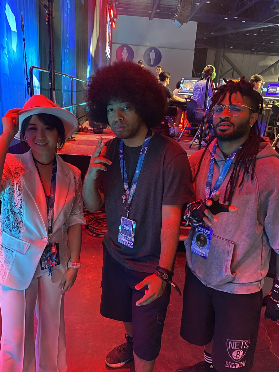 zwordz_'s tweet photo. Met the Voice Actors for Cloak &amp; Dagger !!! @ItsXanthor &amp; Kameechi https://t.co/DwY5P6VX8S