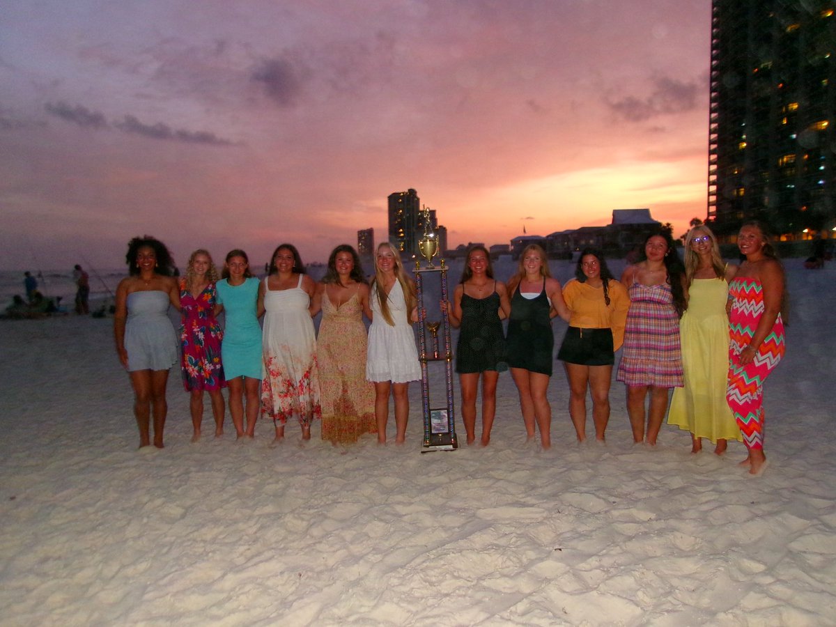 txblazeatxnat's tweet photo. 🎉Some well deserved fun on the beach after a great tournament!🎉 https://t.co/MQcSJOJ0FR