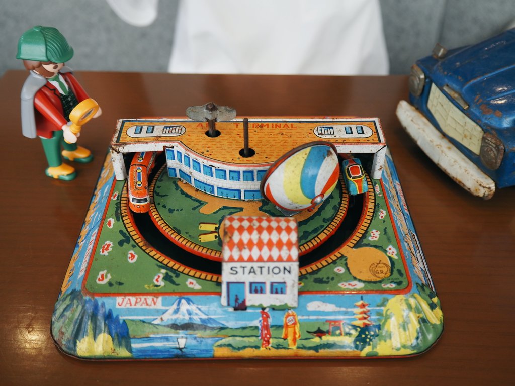 _buu_buu_'s tweet photo. わたしの戦利品
飛行機欠品だけど、元気に動きます。3枚目の画像のものかと思ったけれど、刻印が違う‥。海外輸出用とかの違いなのかな？
#狭山蚤の市 https://t.co/QJHKSIrV4K