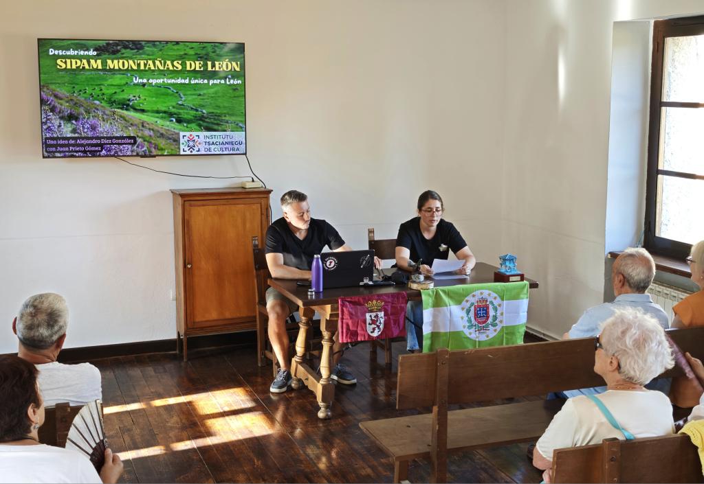sendadelhayedo's tweet photo. Primera charla sobre el SIPAM MONTAÑAS DE LEÓN en Laciana.

Hay interés sobre el tema y la población quiere más implicación administrativa para desarrollarlo como es debido.

Gracias al pueblo de Sosas y la variada asistencia social y política.

Siguientes: Alto Sil y Riaño. https://t.co/TNPEilwOVf