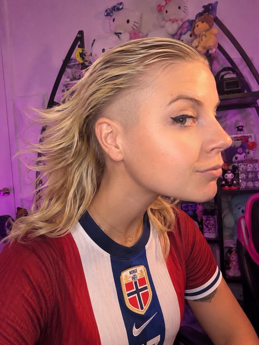 Ashley tweet media