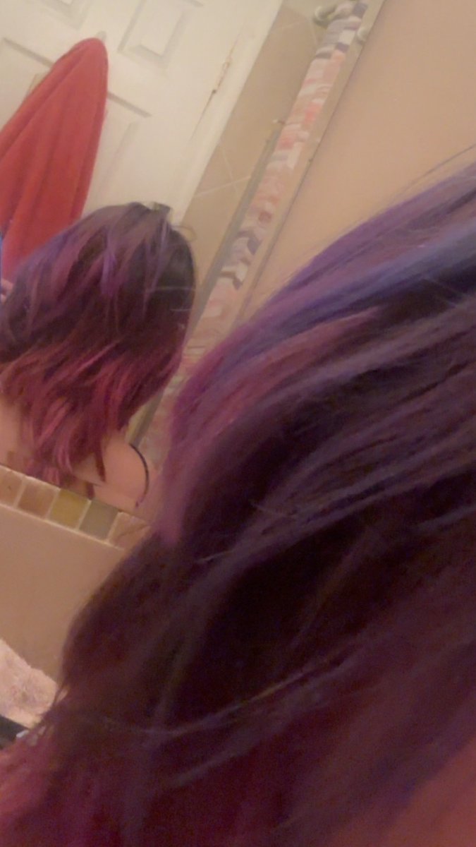 SaevieVT's tweet photo. calling all Vtubers!!!!!! how accurate is your model to you irl? My oc and i share haircolors :3 (not a bot acc) #envtuber #vtuber https://t.co/s5Ld24DtWy