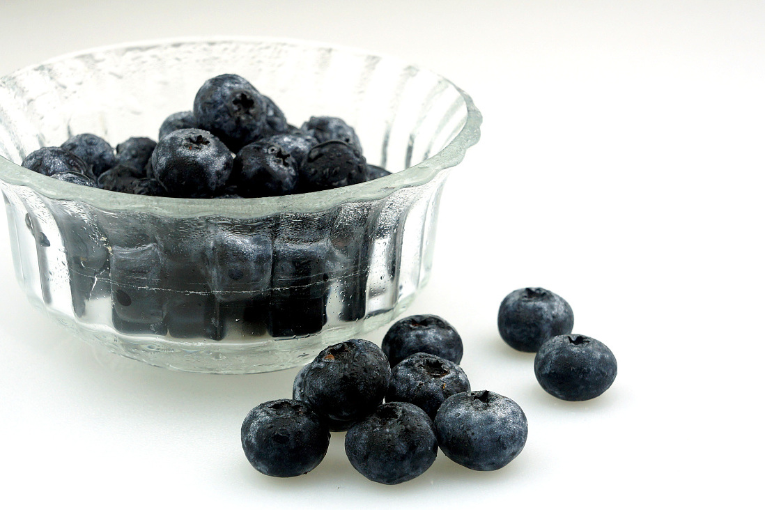 NeNado17's tweet photo. Just tried frozen wild blueberries in smoothies—no added sugar, super juicy u0026 packed with flavor! Way better than the regular ones I bought before, 10/10 for quick, healthy picks.， https://t.co/vNd3zBIzTq