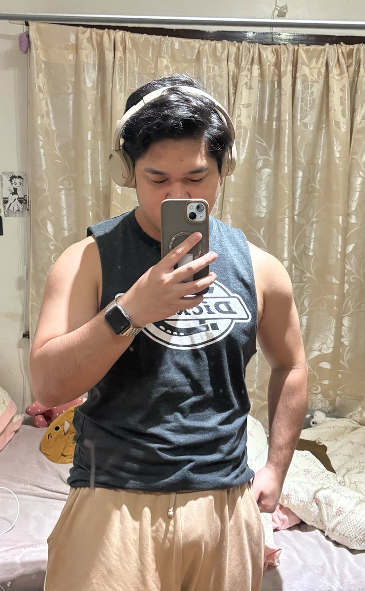 stevenxmathew's tweet photo. Raining in Manila (RIM szn) 🥹 also, too cute to cry https://t.co/eHjamSzds7