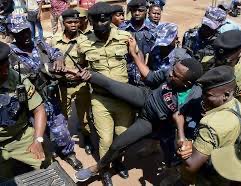 Eseri14's tweet photo. @FrontLineHRD @chapterfourug @hrw @UNHumanRights @WGEID @Pontifex @StateDept @ICC @IntlCrimCourt @UKParliament @EUparliament @Interior @ICEgov @INTERPOL_HQ @AlJazeera #Wangadya resigned. But @CPJAfrica @article19org — how many journalists and activists were tortured while UHRC under Wangadya looked away?Resignation ≠ accountability. Uganda needs a Commission that confronts power, not one that waits for its crumbs.  @amnestyusa @IntlCrimCourt https://t.co/0zDwmtvMLj