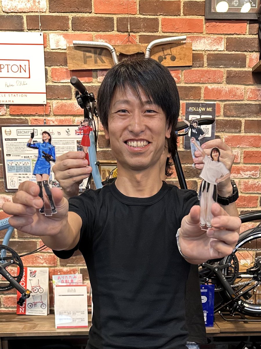 piyopiyotan0620's tweet photo. 森高さんのアクスタで遊ぶGreenCycleStationの店長とSさん🤣
先週納車されたひじぶろさん( @hiji_yurupota )と自分の自転車の写真に入ってもらったら…
「今日はアクスタ無いの?」
勿論ありますともꉂꉂ🤣𐤔🤣𐤔🤣𐤔💕
#森高千里アクスタ
#Tyrelljapan
#GreenCycleStation https://t.co/YKOCpb1byn