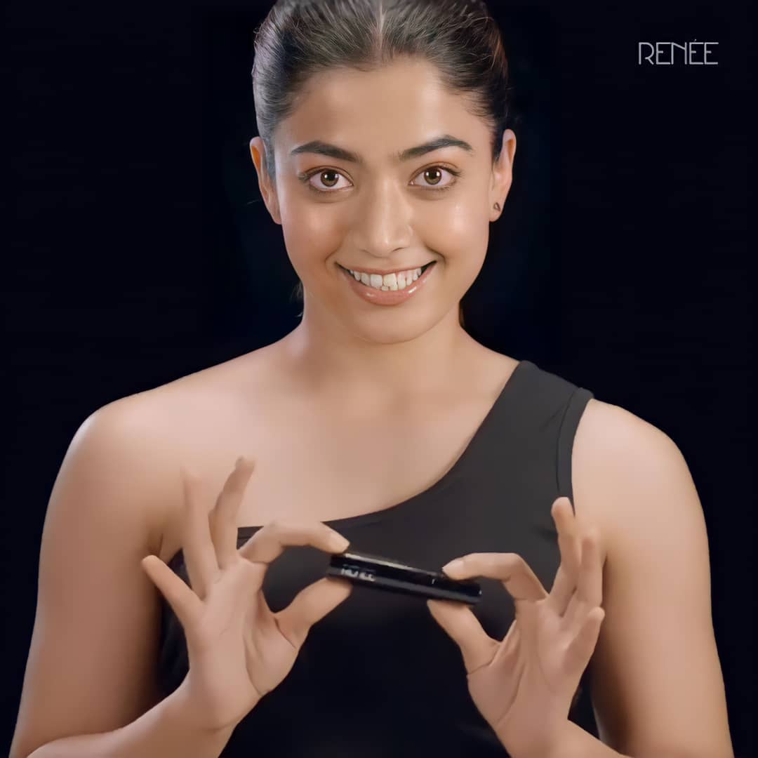 enter_surgeog's tweet photo. Can we just appreciate how effortless Rashmika Mandanna looks here? https://t.co/9idLVLKc60