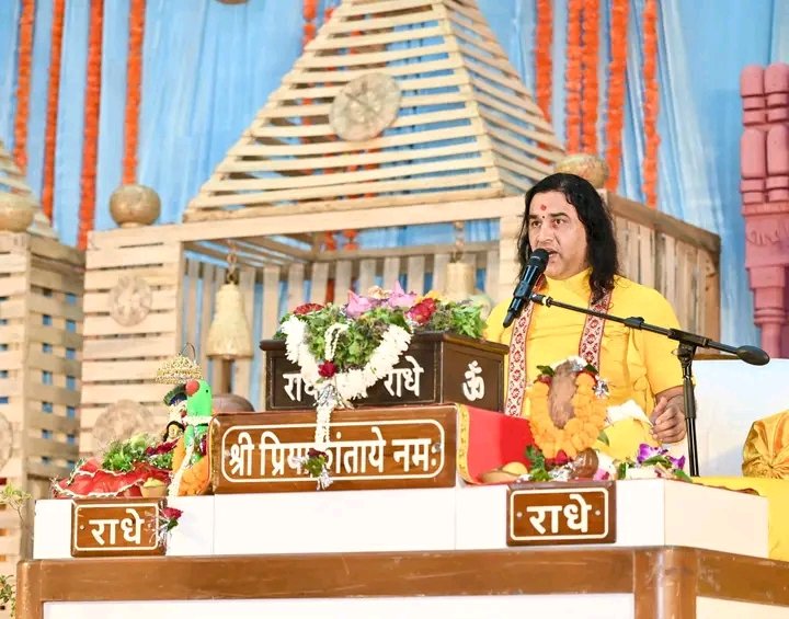 Ravi49442Kumar's tweet photo. स्व.बलबीर सिंह जुनेजा इंडोर स्टेडियम,बूढातालाब रायपुर में विश्व शांति सेवा चैरिटेबल ट्रस्ट एवं अंतर्राष्ट्रीय वैश्य महासम्मेलन छत्तीसगढ़ द्वारा आयोजित देश के प्रसिद्ध कथावाचक श्री देवकीनंदन जी महाराज जी के श्रीमुख से अमृतमय श्रीमद् भागवत कथा का श्रवण कर आशीर्वाद प्राप्त किया। https://t.co/gtjI3jpiVJ