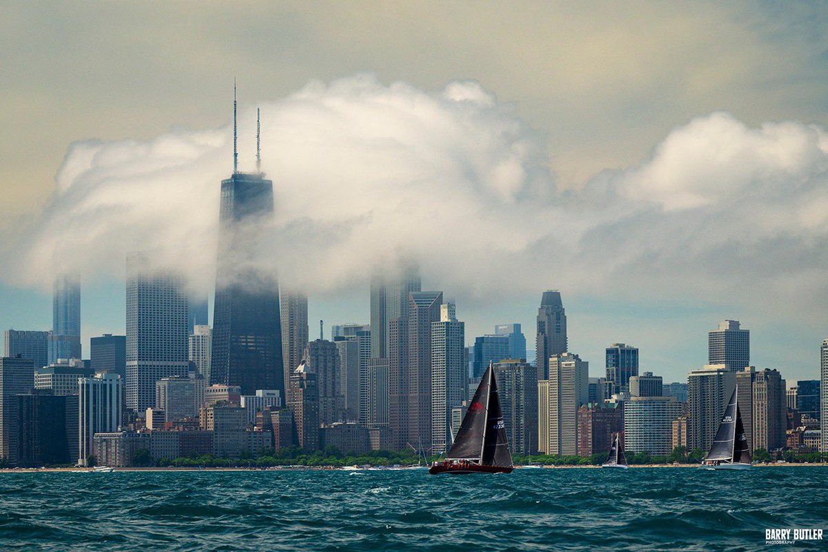 barrybutler9's tweet photo. The Hancock wrapped in fog while watching over the Race To Mackinac this morning in Chicago. #weather #chicago #news #sailboats https://t.co/7tBsxvNPAj