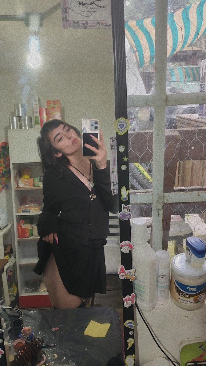MilaNovack's tweet photo. Hola bebe 😘 
Te gustaría que platiquemos?
Tengo una fotos muy lindaa y calientes para ti papi 🌸

Te espero en mi página oficial.

Disponible para:

●fotos y videos
●sexting
●novia virtual
Venta solo mexico🇲🇽

https://t.co/l0lj14DxUS https://t.co/lgasv7don5