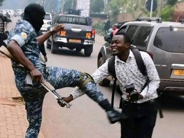 Eseri14's tweet photo. @FrontLineHRD @chapterfourug @hrw @UNHumanRights @WGEID @Pontifex @StateDept @ICC @IntlCrimCourt @UKParliament @EUparliament @Interior @ICEgov @INTERPOL_HQ @AlJazeera @CPJAfrica @article19org @amnestyusa @UN 4) @hrw @EUinUG A Human Rights Commission isn’t independent if it fears the @UGgov For years Wangadya’s UHRC treated illegal detention like normal procedure. It wasn’t. It was trespass on Ugandans’ rights. We never commissioned this suffering. Fund real protection, not silence. https://t.co/PfmK2r7QDY