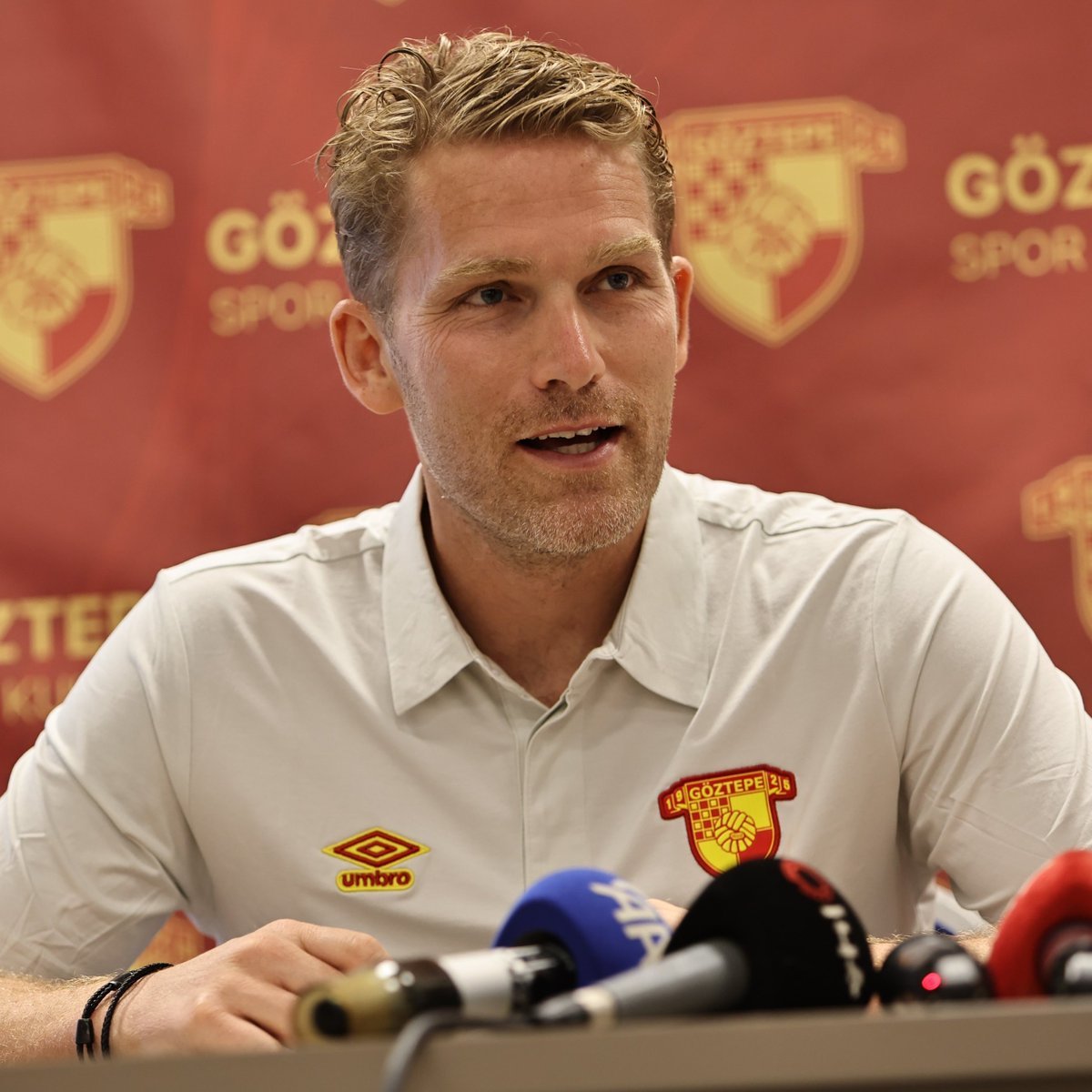 Göztepe Başkanı Ankersen'den Futbolcular İçin İlginç Benzetme: 'Bazı Çiçekler Bazı Topraklarda Açmaz'