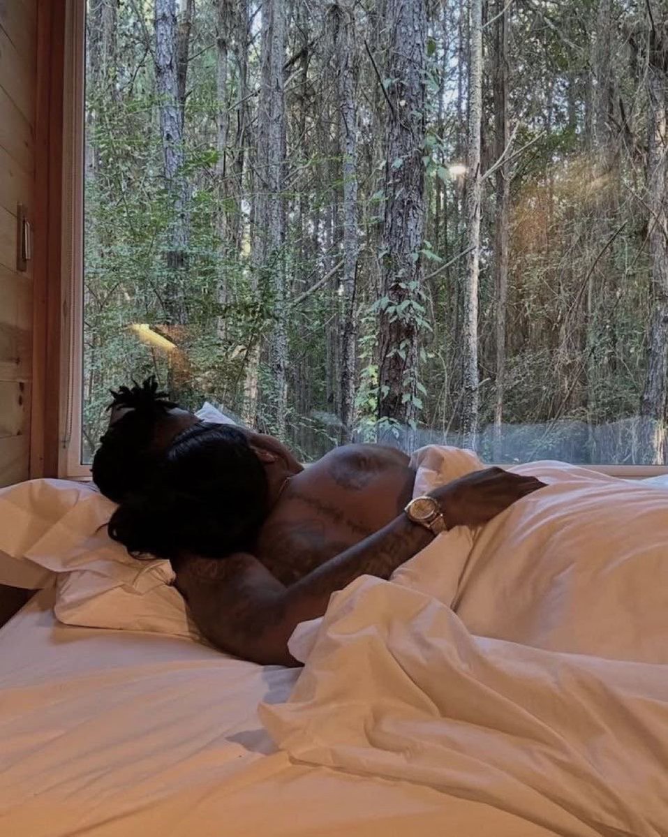 bizzleecos's tweet photo. how i want my every morning to be https://t.co/nuPEbRlrQ0