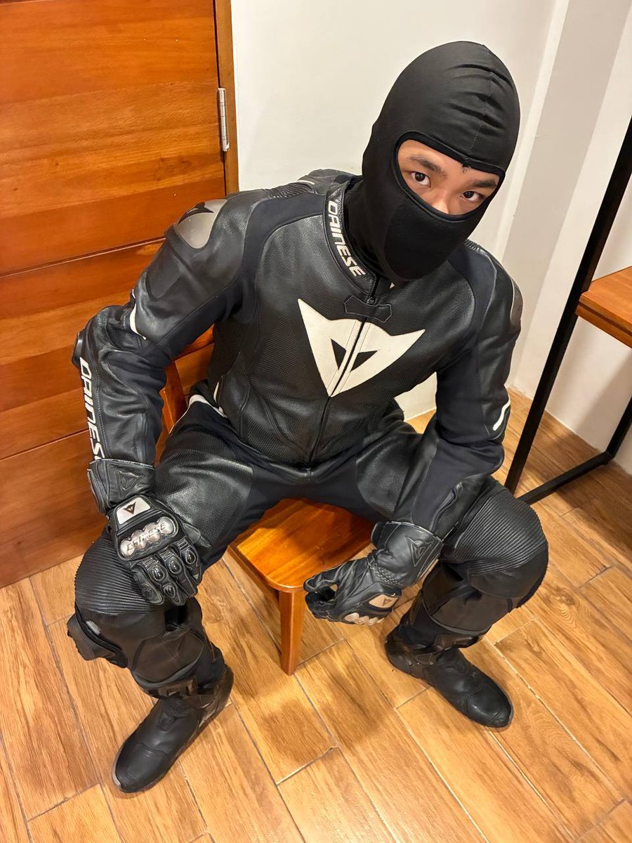 BikerLoverPh's tweet photo. Dainese 🔥
📍Manila, Ph. 

#dainese #dainesebiker #daineseleatherbiker #leatherbiker #gearfetish #bikerfetish #bikersuit #leatherfetish #bikerfetish
#fetishph #fetishmnl #bikermnl #leathermnl #bikerph #leatherph
#alpinestars #daineselagunaseca #lagunaseca https://t.co/JfhlnbThkH