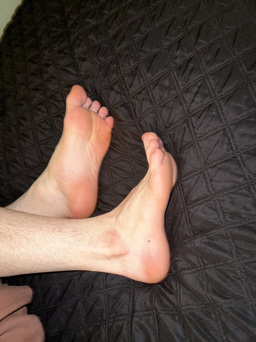Brack2005's tweet photo. cute feet? https://t.co/bJJEb0Uezl
