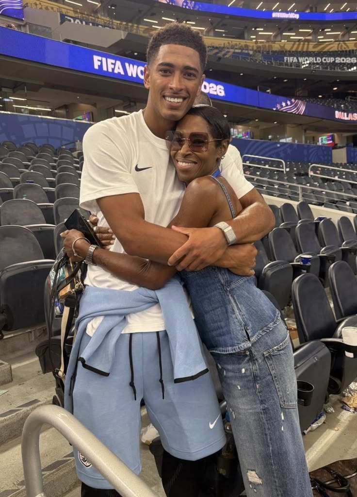 mslaggert's tweet photo. 📸: Jude Bellingham's mum here to show love after England defeat Norway #NORENG

Drop a heart ❤️ for them. https://t.co/iePn7CROtU